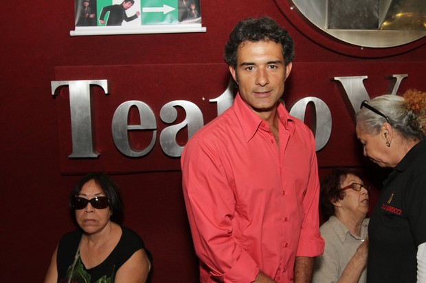 Marcos Pasquim vai ao teatro no Rio (Foto: André Muzell/ Ag. News)