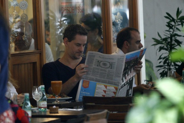 dan stulbach almoça no leblon (Foto: Edson Teófilo/Photo Rio News)
