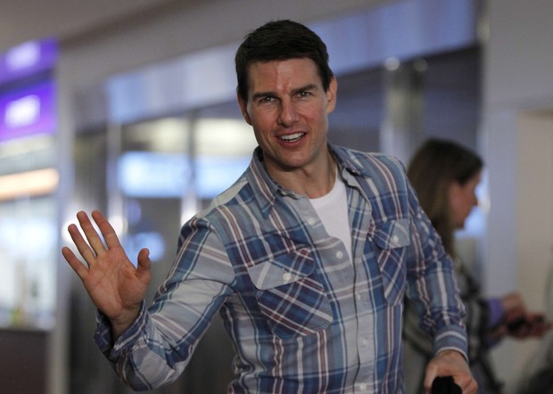 Tom Cruise desembarca em Tóquio, no Japão, para divulgar o filme ‘Missão Impossível 4: Protocolo Fantasma’ (Foto: Reuters/ Agência)