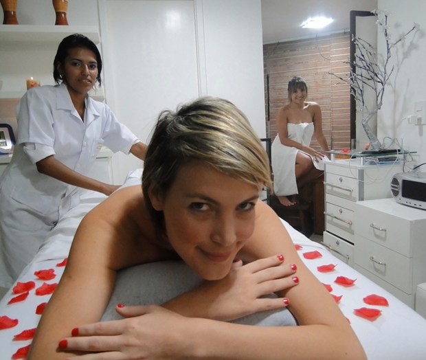 Ex-BBBs Diana e Natalia em spa no Rio (Foto: Claudia Caroll/ Divulgação)