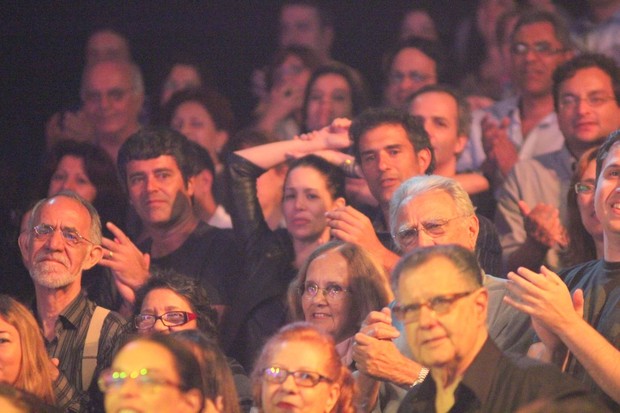 Danielle Winits e Marcos Pasquim assitem ao espetáculo 'Tim Maia - Vale tudo' no Rio (Foto: Fausto Candelária/ Ag. News)