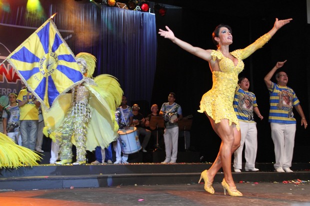 Gracyanne Barbosa no lançamento do CD com os sambas-enredo cariocas para o carnaval 2012 (Foto: Roberto Filho/ Ag.News)