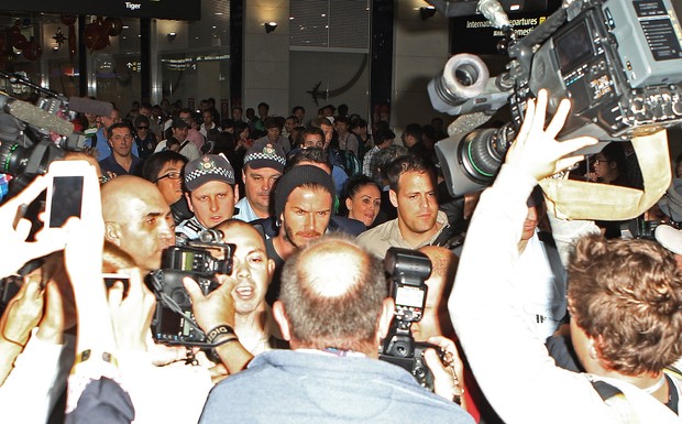 David Beckham desembarca em Melbourne, na Austrália (Foto: Getty Images/ Agência)
