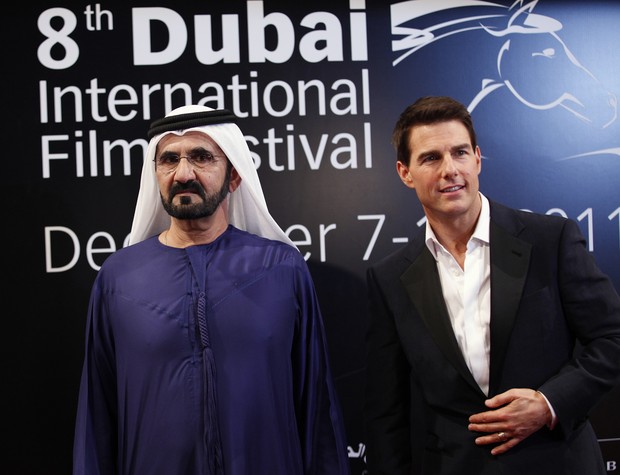 Sheikh Mohammed bin Rashid Al Maktoum e Tom Cruise na iota edição do festival de cinema de Dubai (Foto: Reuters/ Agência)