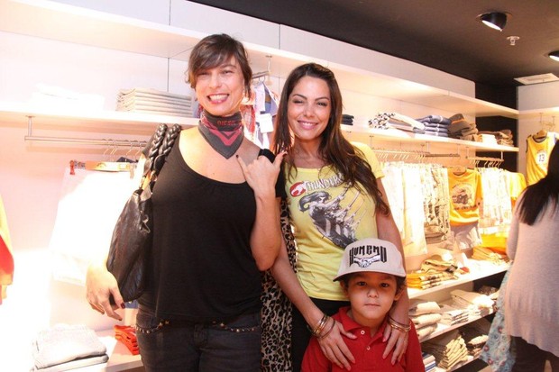 Maria Paula e Diana Both com o filho em inauguração de loja no Rio (Foto: Onofre Veras/ Ag. News)