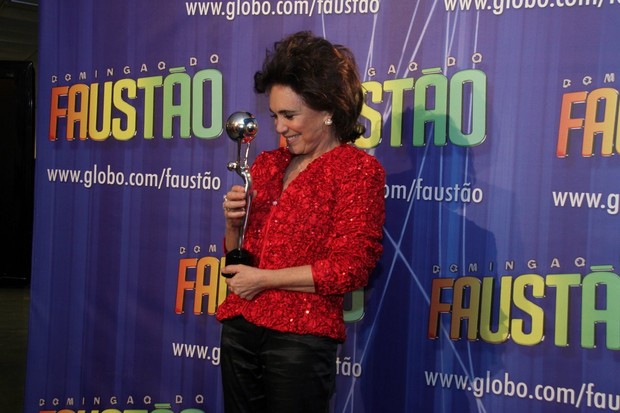 Regina Duarte recebe prêmio (Foto: THYAGO ANDRADE/PHOTO RIO NEWS)