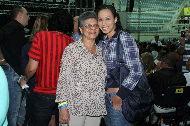 Thalita Carauta e a avó (Foto: RobertoFilho/Agnews)