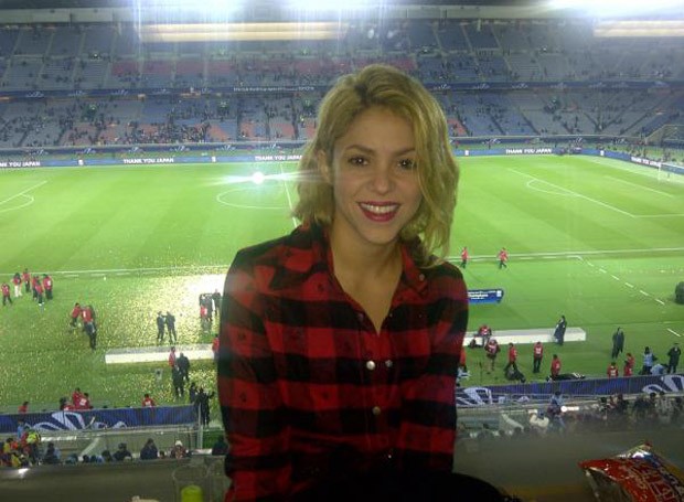 Shakira na final Santos x Barcelona (Foto: Reprodução/ Twitter)
