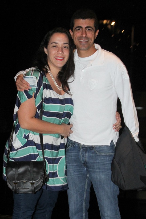 Marcius Melhem com a mulher Joana em show de Roberto Carlos no Rio (Foto: Roberto Filho/ Ag.News)