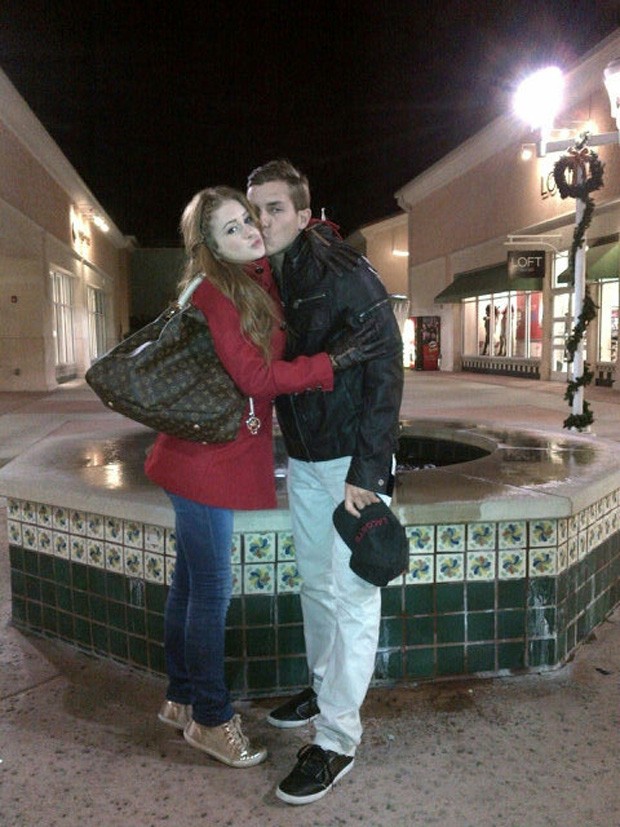 Marina Ruy Barbosa e Klebber Toledo em Orlando, nos EUA (Foto: Twitter / Reprodução)