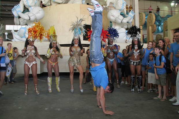 Artistas do “Cirque du Soleil” (Foto: Roberto Filho / Agnews)