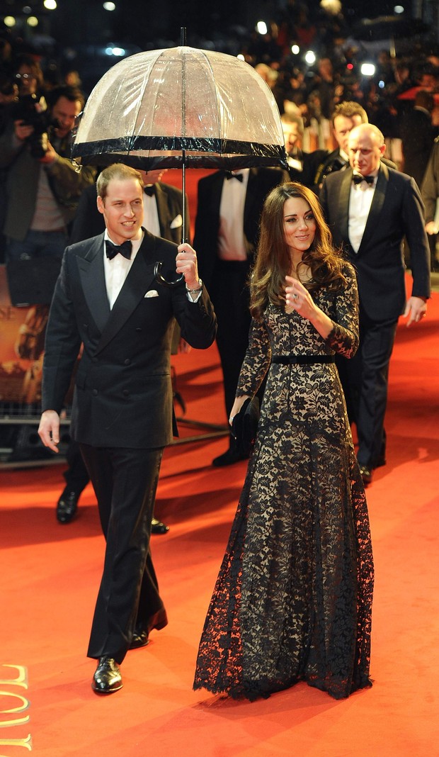 Kate Middleton e Príncipe William na première do filme 'War Horse' em Londres (Foto: Reuters)