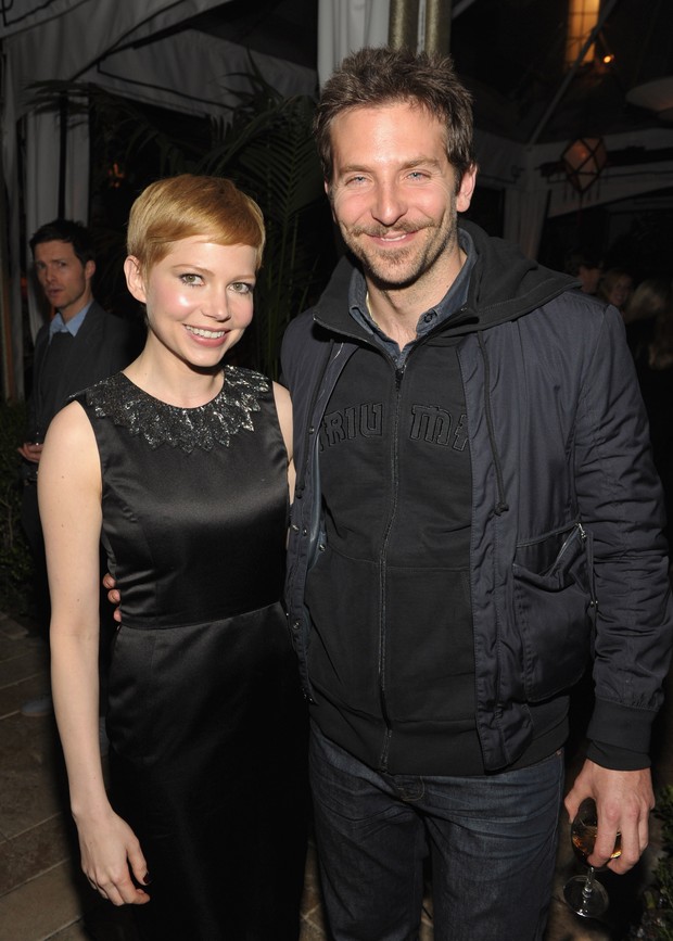 Michelle Williams e Bradley Cooper em festa em Los Angeles. (Foto: Getty Images/ Agência)