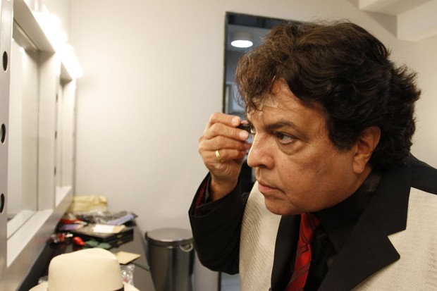 Sidney Magal no camarim para a estreia do musical 'Xanadu' (Foto: Felipe Panfili e Felipe Assumpção / AgNews)