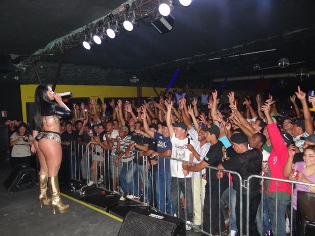 Mulher Melancia faz show em Pouso Alegre, Minas Gerais (Foto: Divulgação)