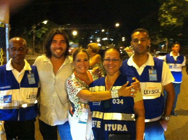Susana Vieira e Sandro Pedroso parada na blitz da Lei Seca no Rio (Foto: Divulgação)