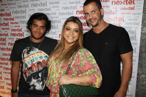 Preta Gil com o filho Francisco e o marido Carlos Henrique (Foto: Thiago Mattos/ Ag. News)