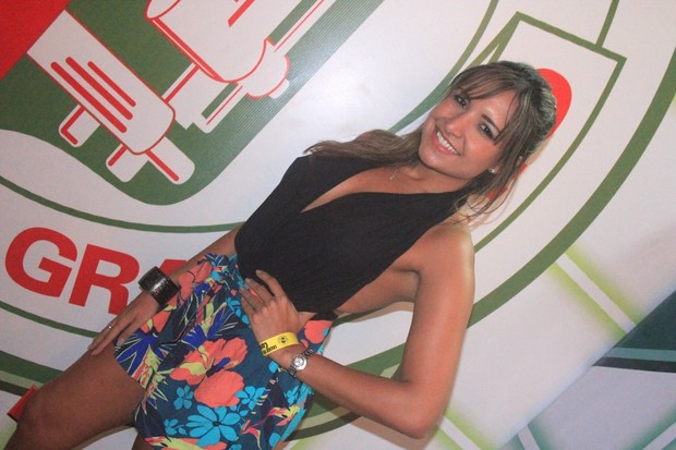 Ex-BBB Natalia em ensaio da Grande Rio (Foto: Rodrigo dos Anjos/ Ag. News)