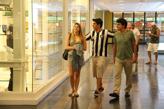 Marcelo Adnet no shopping (Foto: Daniel Delmiro / Ag. News)