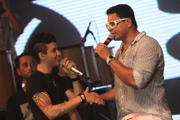 Gusttavo lima canta com Xanddy em show do Harmonia do Samba em Salvador, na Bahia (Foto: Fred Pontes/ Divulgação)