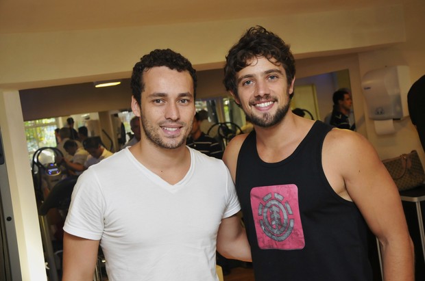 Rodrigo Andrade e Rafael Cardoso em inauguração de academia na Barra (Foto: Ari Kaye / Divulgação)