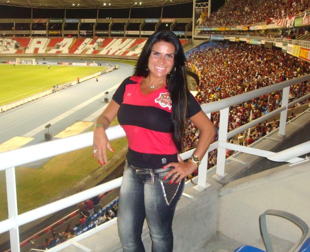 Solange Gomes no estádio do Engenhão, na Zona Norte do Rio (Foto: André Filho/ Divulgação)