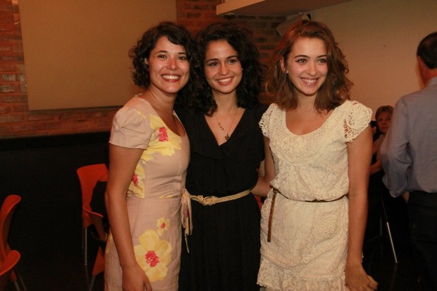 Manuela Du Monte, Nanda Costa e Juliana Boller em show no Rio (Foto: Isac Luz/ EGO)