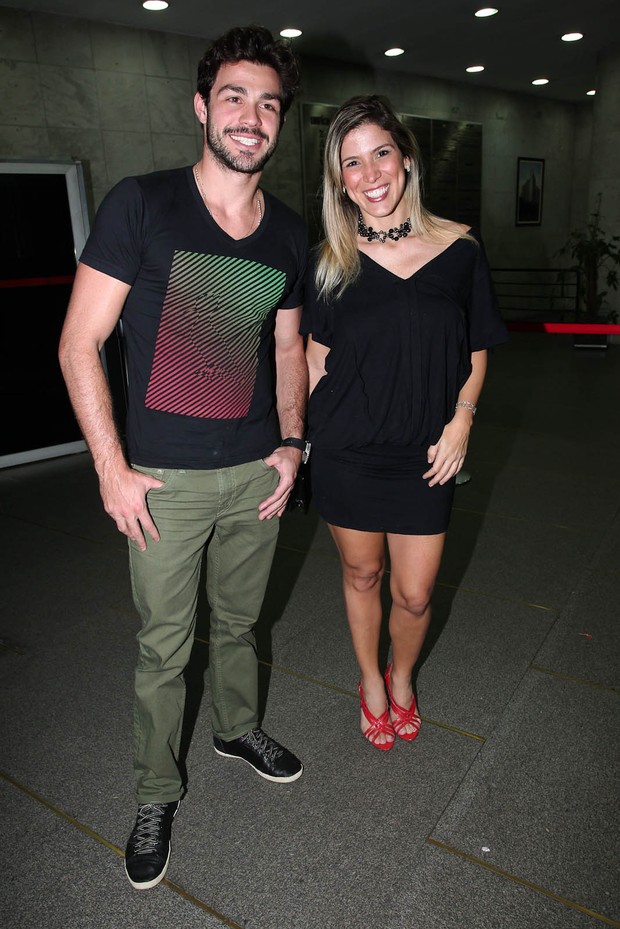Ex-BBB Milena vai com o namorado Alexandre a show em São Paulo (Foto: Manuela Scarpa/ Photo Rio News)