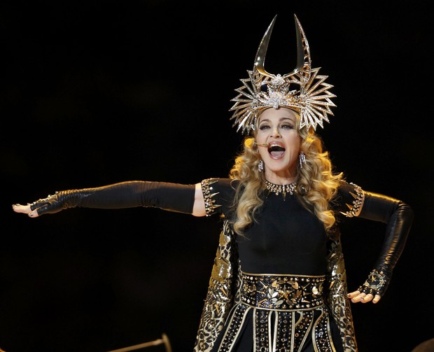 Madonna se apresenta no Super Bowl (Foto: Reuters/ Agência)