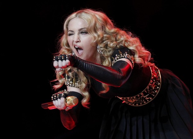 Madonna se apresenta no Super Bowl (Foto: Reuters/ Agência)