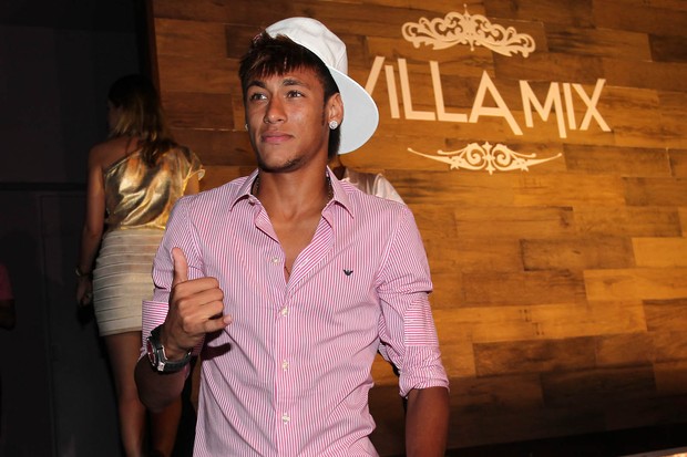 Neymar comemora aniversário em baote em São Paulo (Foto: Manuela Scarpa/ Photo Rio News)