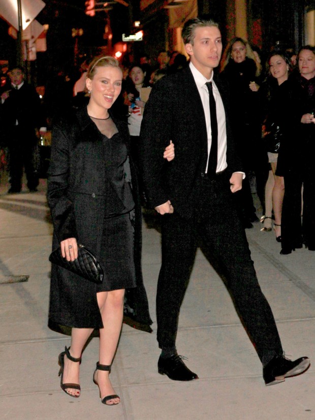 Scarlett Johansson e o irmão Hunter (Foto: Agência Getty Images)