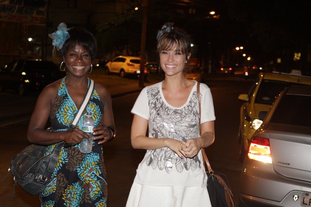 Juliana Didone e Zezé Barbosa chegam ao aniversário de Leilah Moreno (Foto: Raphael Mesquita / Photo Rio News)