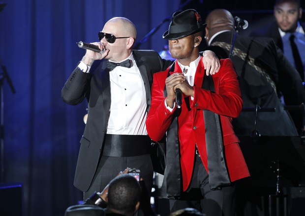 O rapper Pitbull com Ne-yo (Foto: Agência Reuters)