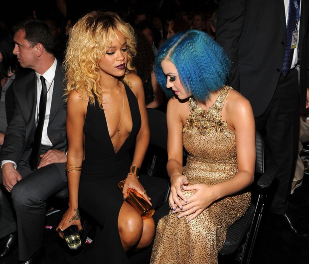 Rihanna e Katy Perry no Grammy 2012 (Foto: Agência Getty Images)