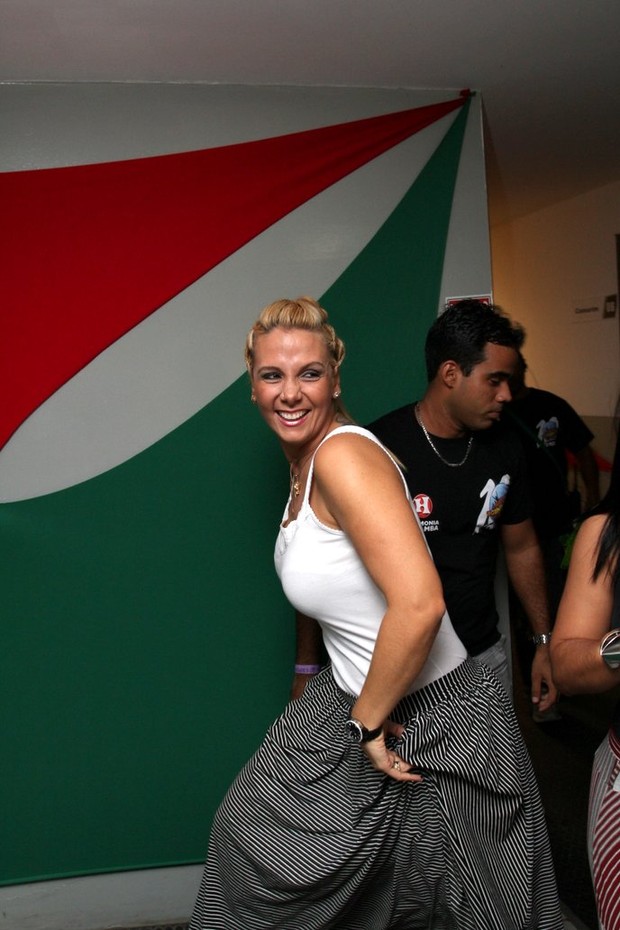Cara Perez no backstage de show em Salvador (Foto: Wallace Barbosa/Ag News)