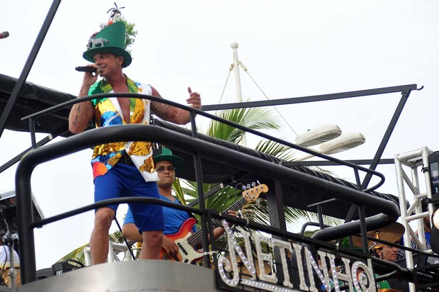 Netinho abre o carnaval de Salvador (Foto: Betto Jr / Ag Haack)
