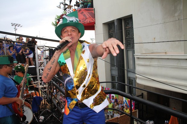 Netinho abre o carnaval de Salvador (Foto: Dilson Silva e Marcus Pavão / AgNews)