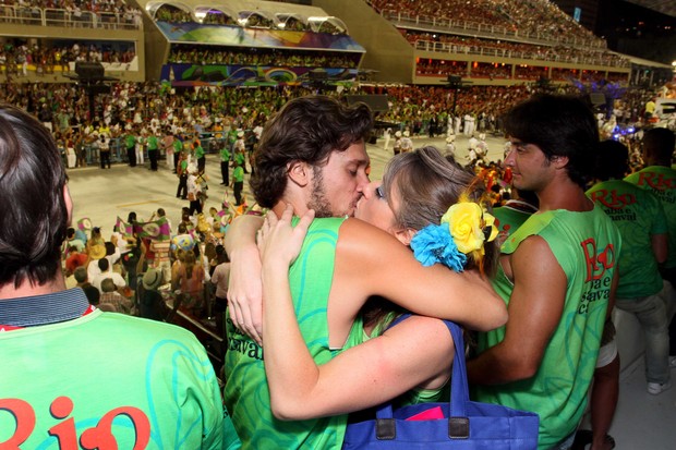 Leticia Spiller e o marido no camarote Rio Samba e Carnaval (Foto: Divulgação)