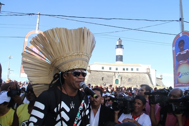 Carlinhos Brown em Salvador (Foto: Wallace Barbosa, Daniel Delmiro e Adilson Lucas/AgNews)