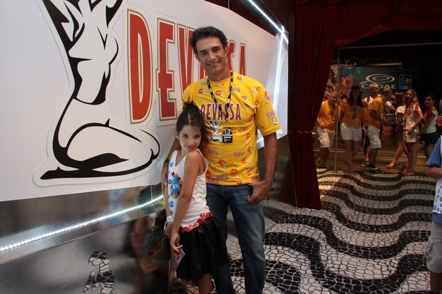 Marcos Pasquim com a filha (Foto: Cleomir Tavares/Divulgação)