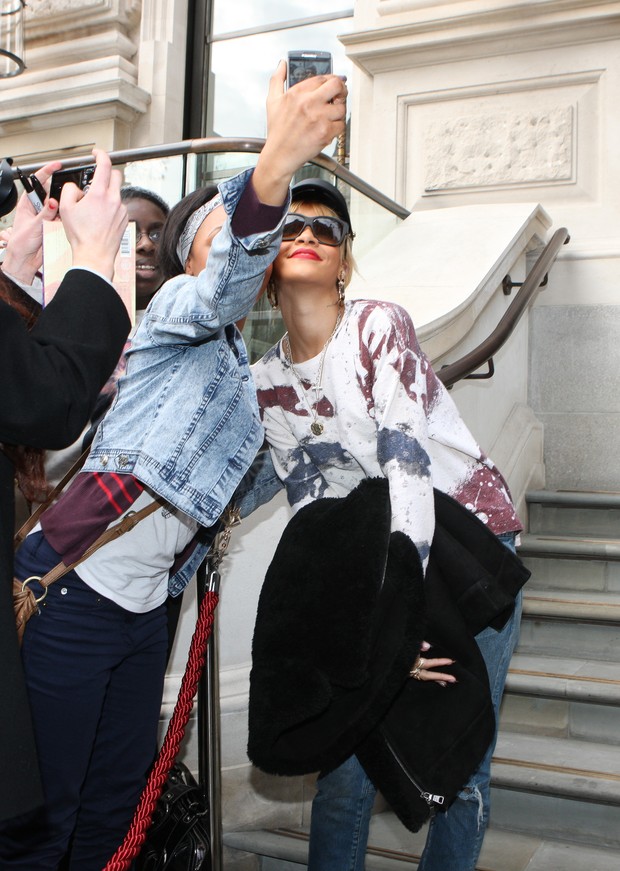 Rihanna em Londres, na Inglaterra (Foto: Getty Images/ Agência)