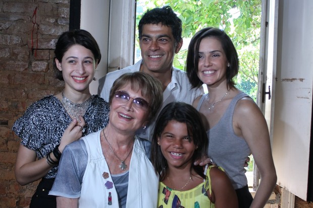 Eduardo Moscovis e Deborah Secco e Gloria Menezes (Foto: Henrique Oliveira/Photorio News)