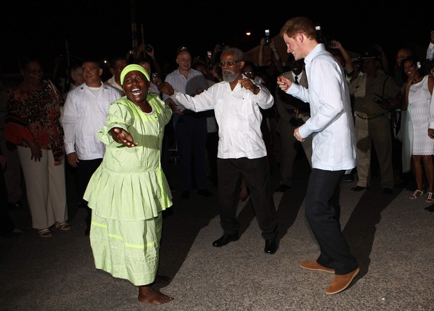 Príncipe Harry em Belize (Foto: Reuters/Agência)