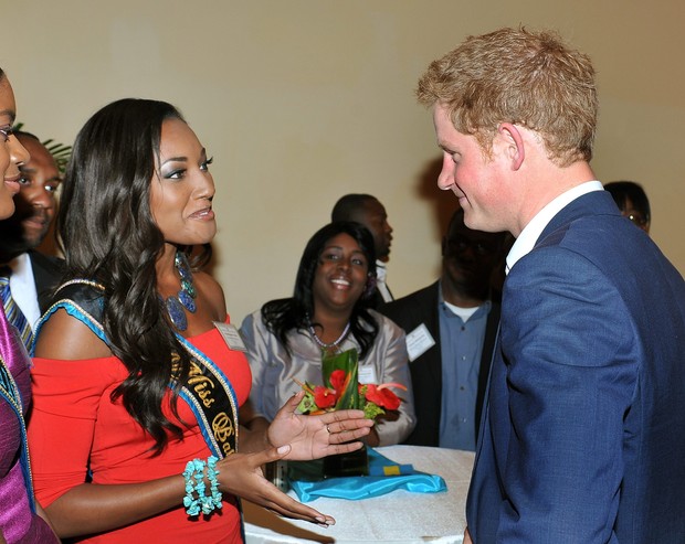 Príncipe Harry e Anastagia Pierre, a Miss Bahamas (Foto: Agência Reuters)