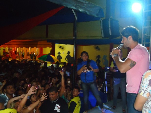 Rodrigão canta em Manaus (Foto: Ag. News)