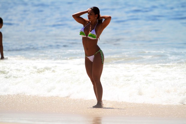 Graciella Carvalho, Vice Miss Bumbum, curte praia no Rio (Foto: Leotty Jr / AgNews)