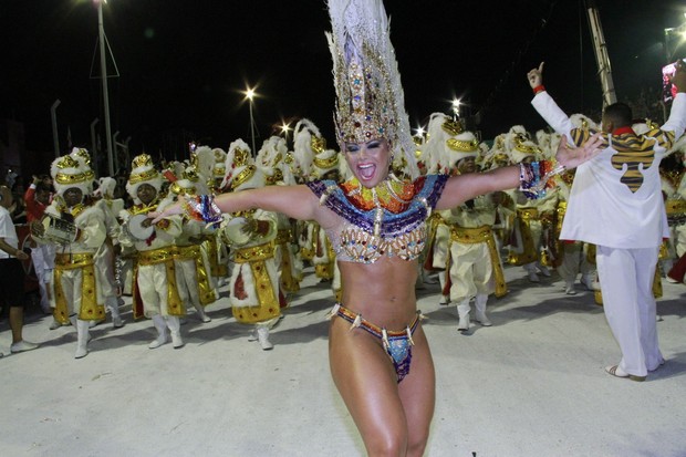 Vivi Araujo no carnaval de San Luis, Argentina (Foto: Isac Luz/EGO)