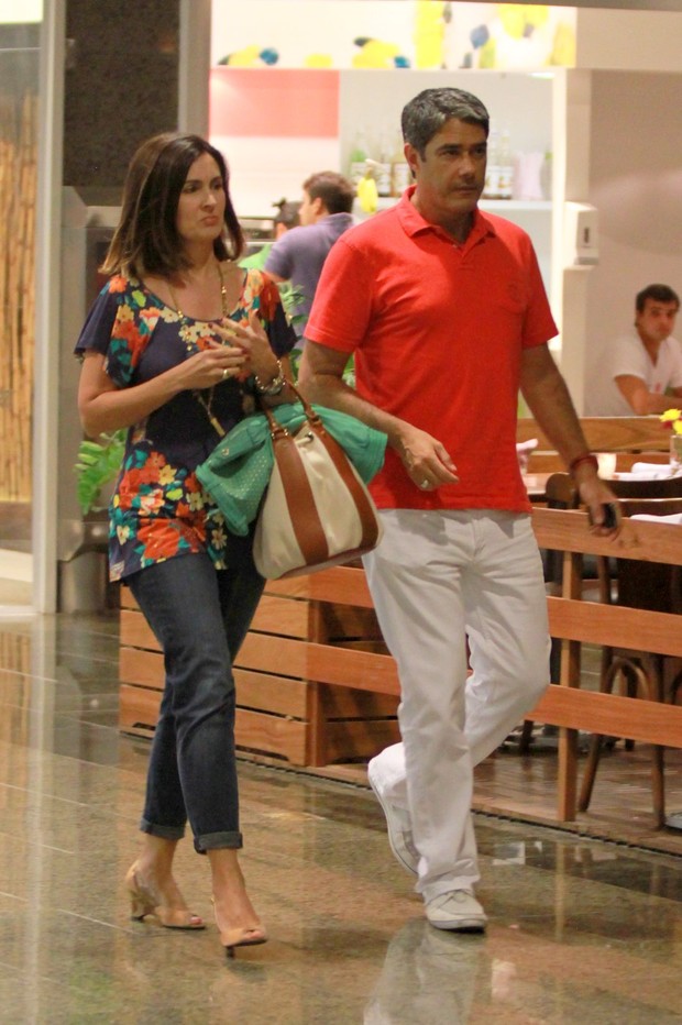 William Bonner e Fátima Bernardes passeiam no shopping (Foto: Photo Rio News/ Marcelo Sá Barreto)