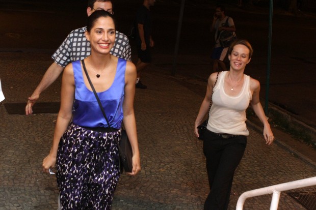Camila Pitanga e Mariana Ximenes em evento no Rio (Foto: Raphael Mesquita / Photo Rio News)